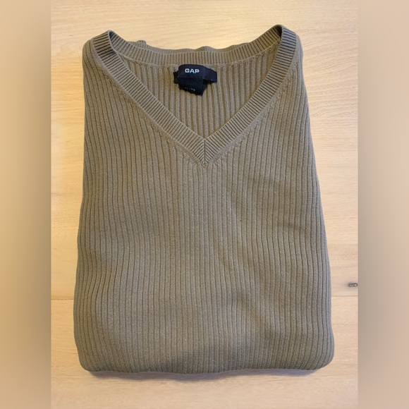 Retro Gap Men’s V-Neck Sweater - Picture 1 of 2